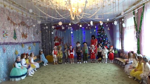 МДОУ(Шахтёрский ясли сад № 10) средне-старшая группа Пчёлка. Логопедическая группа. Новый год 2023 смотреть онлайн