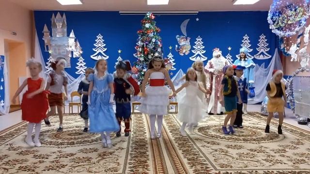 Новогодний утренник в подготовительной группе "Ромашки" смотреть онлайн