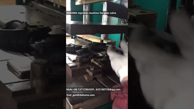 Injection molding machine for molding Gate valve смотреть онлайн