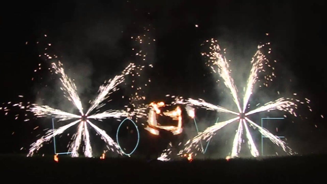 Пиротехнические фигуры солнце + огнепад | Яркие огни смотреть онлайн