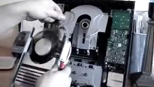 Bang & Olufsen B&O Laser removal from Beosound 3000, 3200, Overture 2632 Part 1. смотреть онлайн