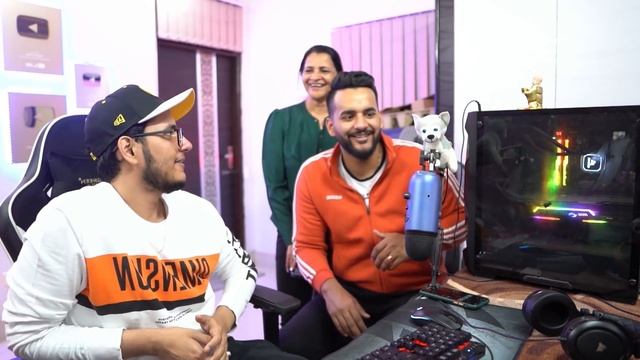 Giving @triggeredinsaan RS 2,50,000 to spend in 1 HOUR challenge !! смотреть онлайн