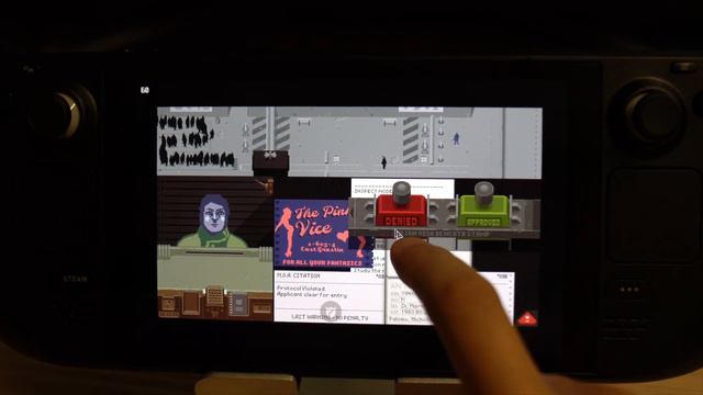 Steam Deck - Papers, Please (2013) 14 Minutes Gameplay (With FPS Meter) смотреть онлайн