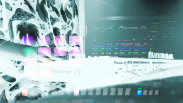 Pioneer DJ TORAIZ SP-16 live jam | 120 bpm смотреть онлайн