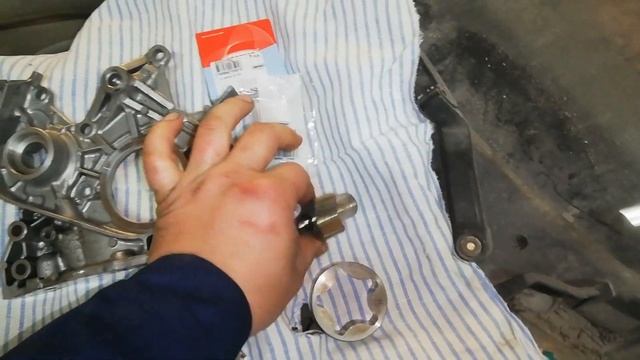 Toyota Corolla Verso D-4D. Замена сальника и прокладки масляного насоса двигателя. #toyota #d4d смотреть онлайн