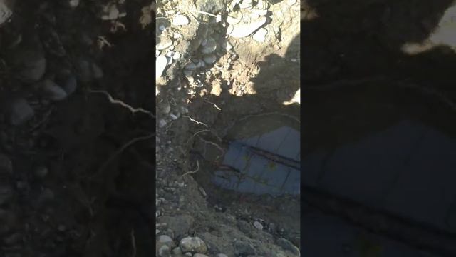 дырка в водопроводной трубе ,поможет обжимная муфта ! смотреть онлайн