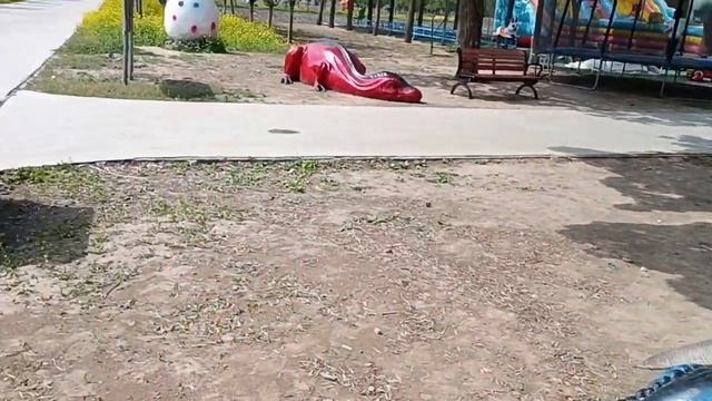 Динозавры в пекинском парке "Blue Manor" 蓝调庄园 смотреть онлайн