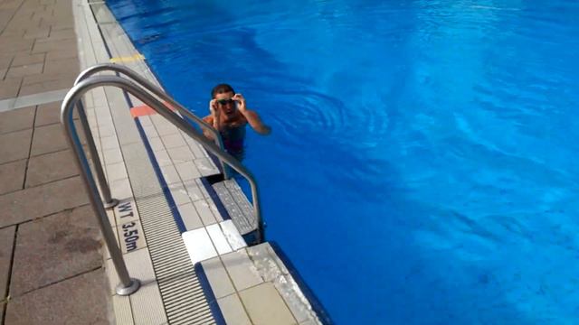 Schwimmen lernen mit Dominik Franke: Brust Armzug und Brust Atmung - Anfängerschwimmen смотреть онлайн