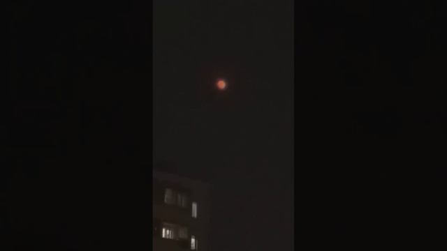 Красная луна сегодня на небе🤔 смотреть онлайн