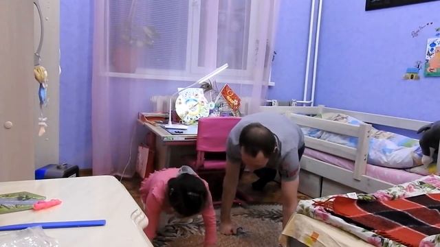 ОТЖИМАНИЯ НА ОДНОЙ РУКЕ смотреть онлайн