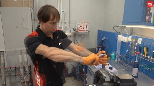 Обслуживание вилок эндуро К2R. Часть 2. 300, 450 и 2Т смотреть онлайн