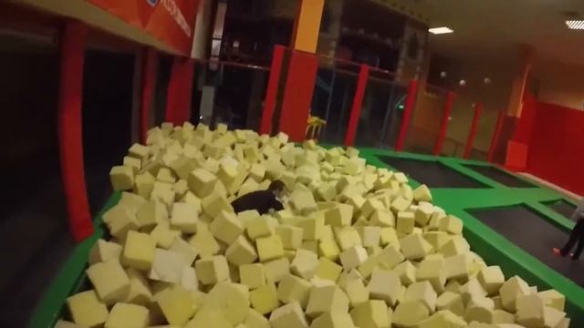 Батутный центр в Москве | БАТУТ - ЗАЖИГАЙ ПО ПОЛНОЙ! смотреть онлайн