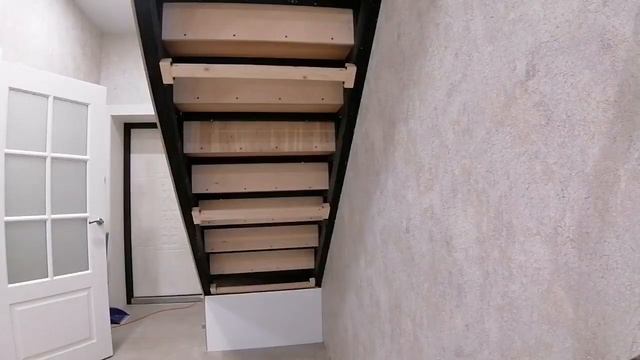 Обшивка металлокаркаса лестницы, подшивка маршей снизу. смотреть онлайн