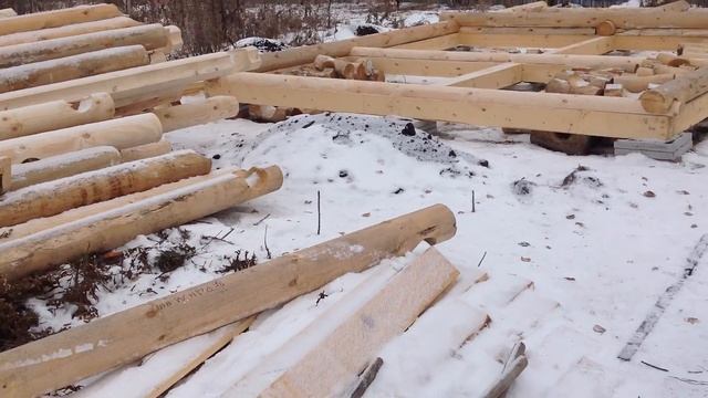 Начало сборки бани из оцилиндрованного бревна смотреть онлайн