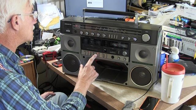 Sanyo MR-X20 BigBen am/fm aka M-X960K Shortwave SuperWoofer model before servicing February 2022 смотреть онлайн