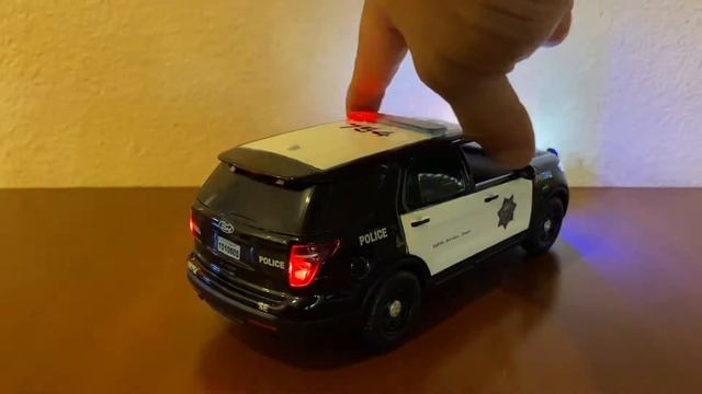 Fresno PD (Fresno, Ca) 1/24 Diecast Ford Police Interceptor Utility SUV Explorer (Updated Look) смотреть онлайн