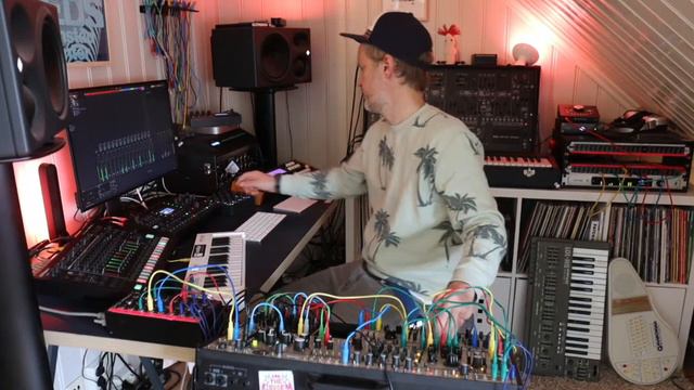FM & Break Beats (Studio Jam #7) смотреть онлайн