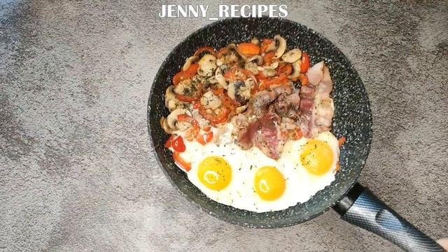 Яичница с беконом и грибами. Рецепт яичницы. Как приготовить яичницу? Готовим яичницу смотреть онлайн