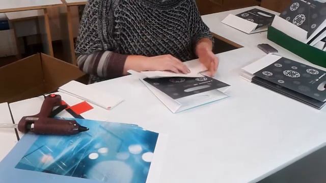 Склейка донышка в бумажном пакете на термоклей. ООО 