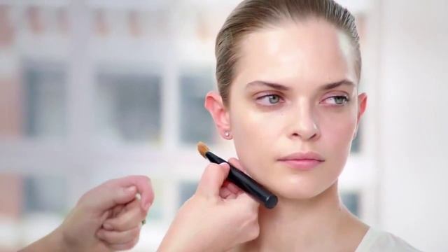 Как правильно наносить основу под макияж смотреть онлайн