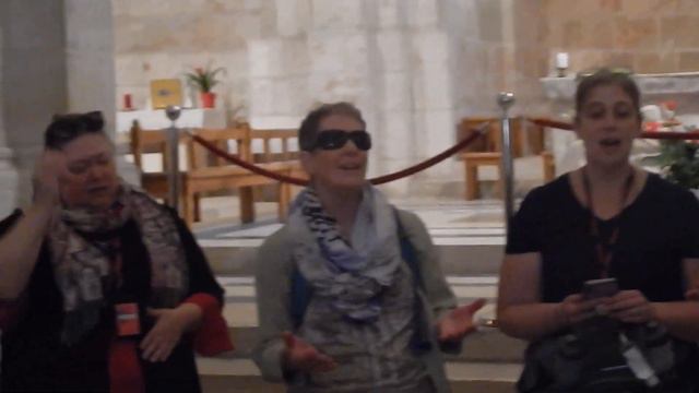 Singing at the church of Saint Anne смотреть онлайн
