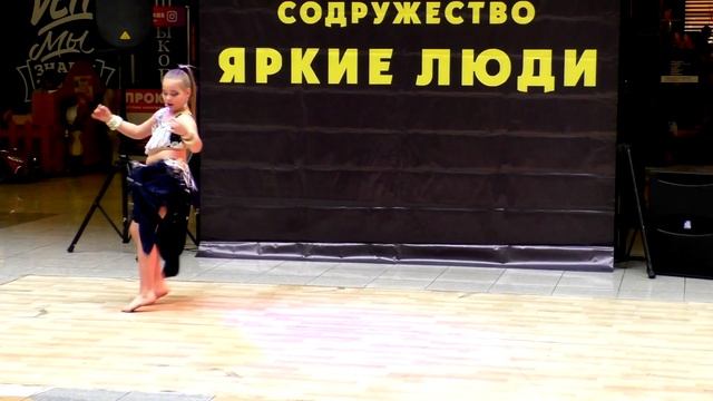 Arabic dance \ Восточный танец Выступает Перминова Анастасия / Musical Novokuznetsk смотреть онлайн