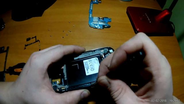 Samsung i9300 - Замена слухового динамика смотреть онлайн