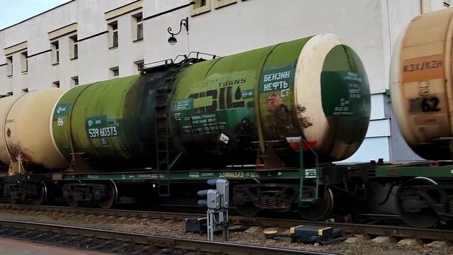 ГРУЗОВОЙ ПОЕЗД 2ТЭ116 НА ЖД ВОКЗАЛЕ ВИТЕБСК смотреть онлайн