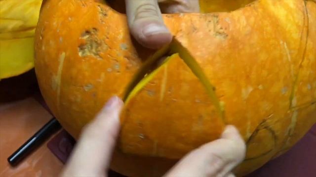 Как вырезать тыкву на Хэллоуин? Готовимся к Хэллоуину вместе с Крутым Ботаном! #halloween2022 смотреть онлайн