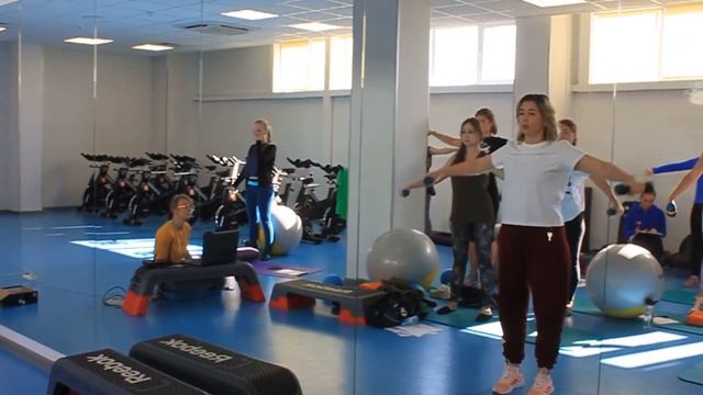 ФИТНЕС ДЛЯ БЕРЕМЕННЫХ - ПРАКТИКА НА СУШЕ - часть 1 смотреть онлайн