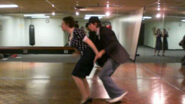 Tandem Charleston - Beginner Swing Dance Lessons - Lindy Hop смотреть онлайн