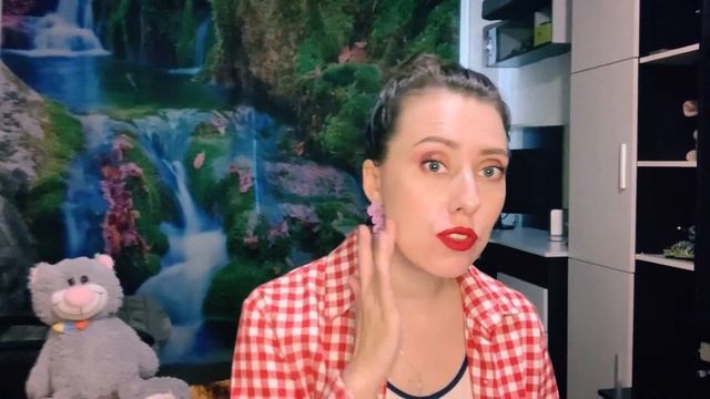 ПСЕВДОВИЗАЖИСТ учит нас МАКИЯЖУ_Валентина Кузнецова смотреть онлайн