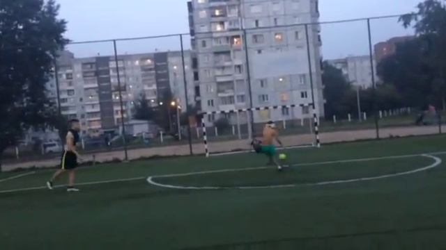 Бьем пенальти с закрытыми глазами смотреть онлайн