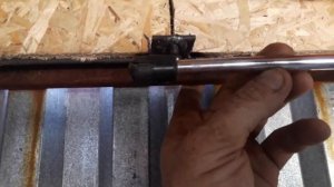 Газлифт от авто на дверь гаража, очень просто.