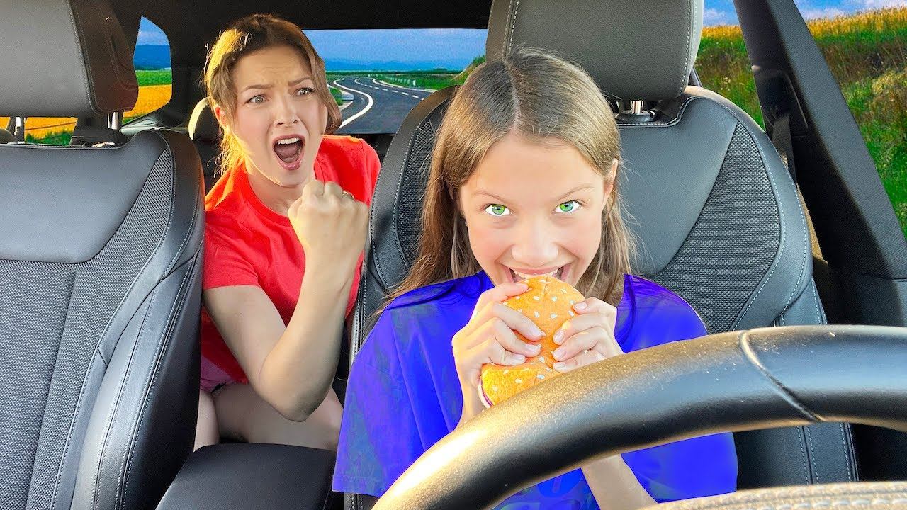 ПРАНКУЮ МАМУ в МАШИНЕ / Вики Шоу смотреть онлайн