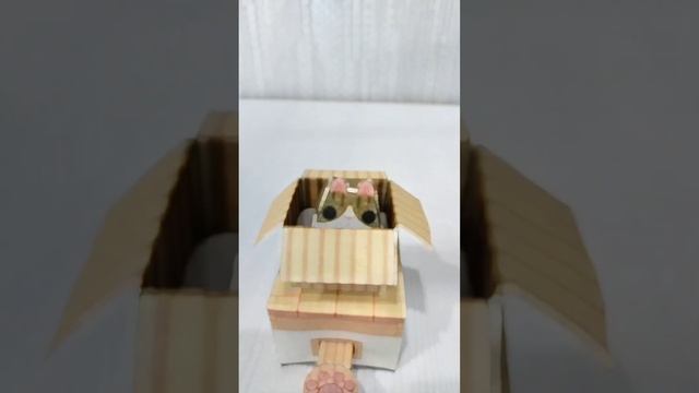 Бумажная поделка "Кот в коробке." смотреть онлайн