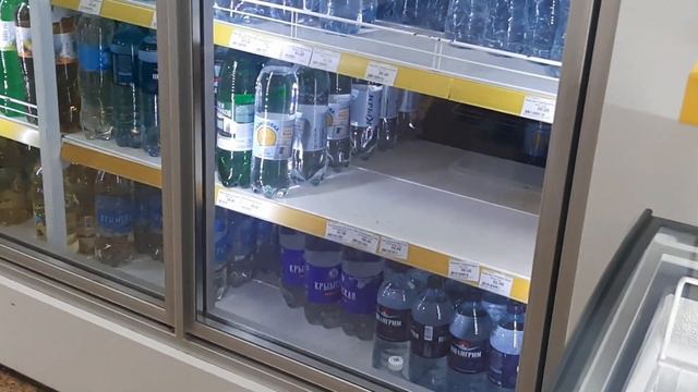 ШОК!!! ПИТЬЕВАЯ ВОДА СБЕЖАЛА И ВЕРНУЛАСЬ ОБРАТНО В МАГАЗИН!!! смотреть онлайн