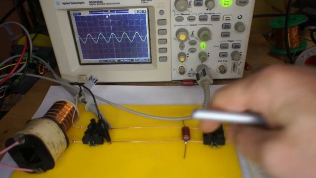 Как найти емкость, индуктивность и частоту катушки графическим методом? смотреть онлайн