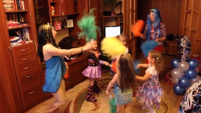 День рождения в школе монстров. смотреть онлайн