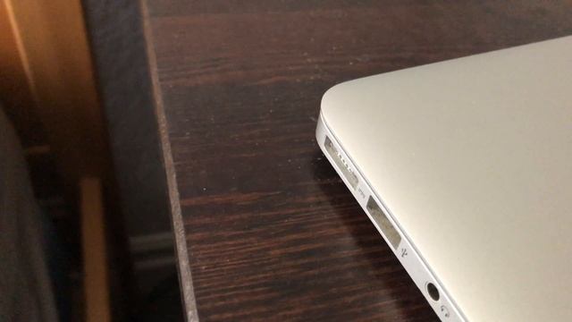 MagSafe Charger Quick Yank Test on MacBook Air