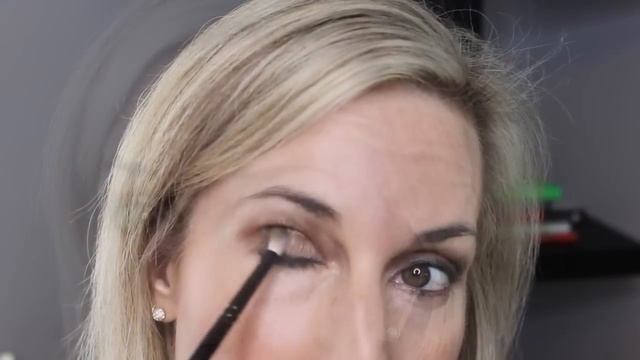 CHANEL BLURRY GREEN EYESHADOW LOOKS! смотреть онлайн