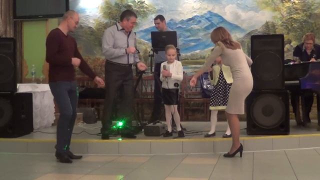 внучки поздравляют дедушку с юбилеем смотреть онлайн