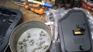 Мазда Фамилия. АКПП замена масла и фильтра.