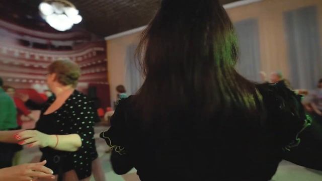 Зимний бал в школе танцев для взрослых "Серпантин" смотреть онлайн