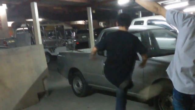 ...и пока в моде, ярлыки, этикетки и бирки... смотреть онлайн