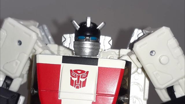 TRANSFORMERS EARTHRISE  Wheeljack [обзор]