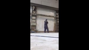 Покраска производственного помещения безвоздушным окрасочным аппаратом Baoba 395