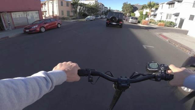 Riding Through The City On An E-scooter | Kaabo USA Mantis 10