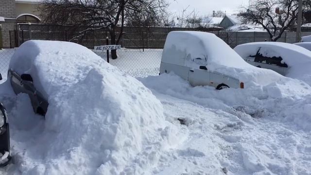 За Ночь Машины Завалило Толстым Слоем Снегом- Мартовский Снегопад в Днепре Днепропетровск! смотреть онлайн