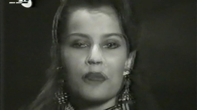 Sanja Savic - Pita nana смотреть онлайн